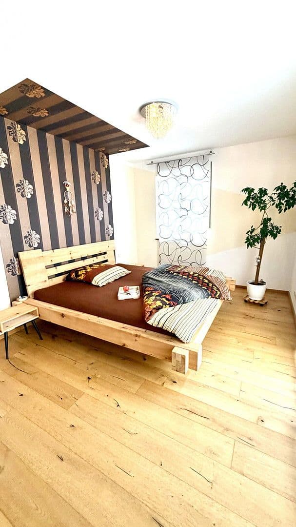 Prodej domu 237 m², pozemek 1.029 m², Osterhofen, Bavorsko Prodej domu 237 m², pozemek 1.029 m², Osterhofen, Bavorsko