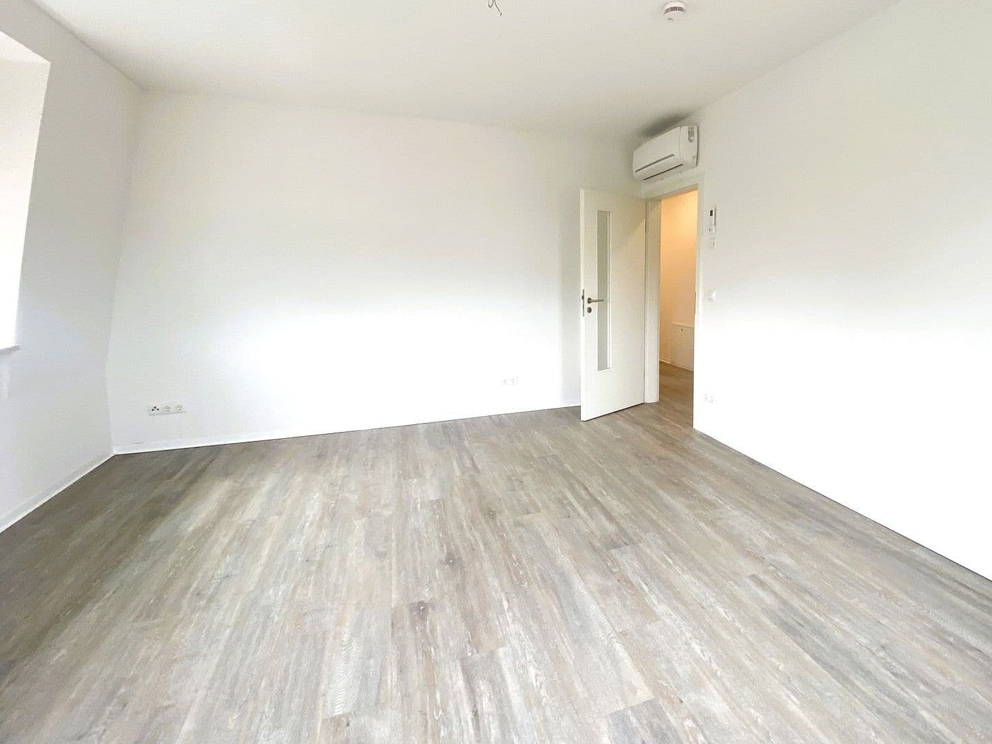 Pronájem bytu 4+1 126 m², Crossen an der Elster, Durynsko Pronájem bytu 4+1 126 m², Crossen an der Elster, Durynsko