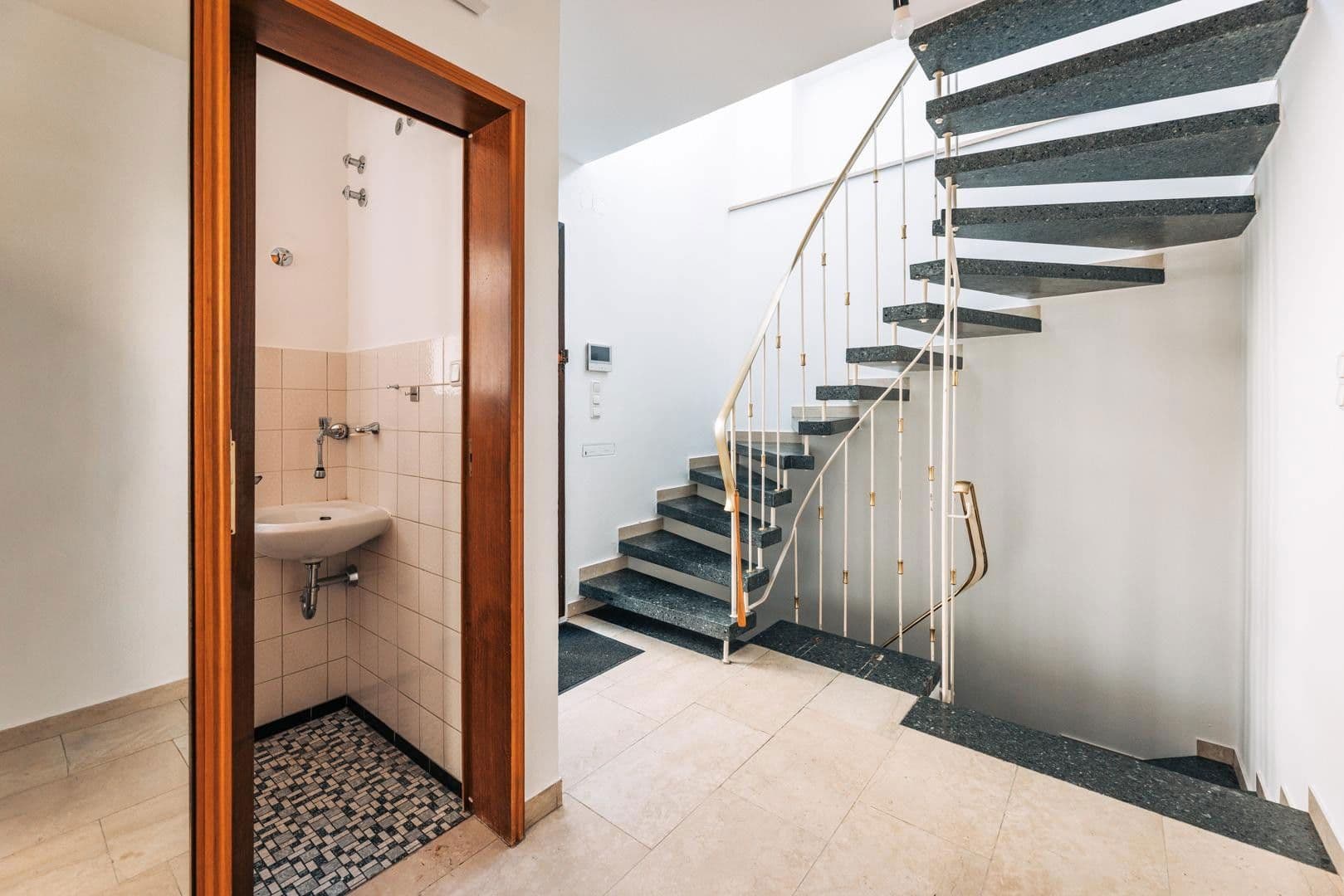 Prodej domu 102 m², pozemek 151 m², Augsburg, Bavorsko Prodej domu 102 m², pozemek 151 m², Augsburg, Bavorsko