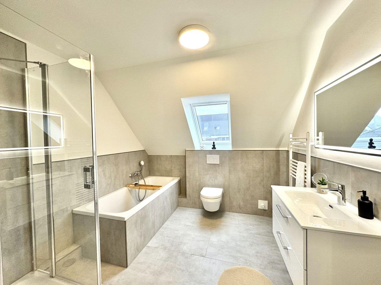 Prodej domu 127 m², pozemek 438 m², Wismar, Mecklenburg-Vorpommern Prodej domu 127 m², pozemek 438 m², Wismar, Mecklenburg-Vorpommern