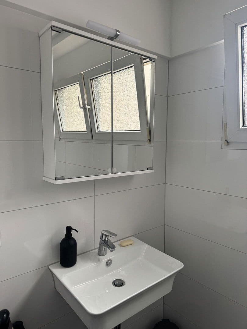 Pronájem bytu 1+1 23 m², Corneliusstraße 88, Düsseldorf, Severní Porýní-Vestfálsko Pronájem bytu 1+1 23 m², Corneliusstraße 88, Düsseldorf, Severní Porýní-Vestfálsko