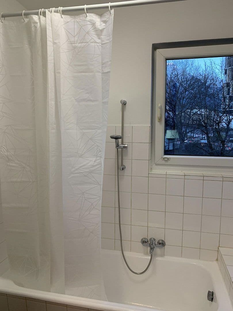 Pronájem bytu 1+1 30 m², Innerkoflerstrasse 2, Innsbruck, Tyrolsko Pronájem bytu 1+1 30 m², Innerkoflerstrasse 2, Innsbruck, Tyrolsko