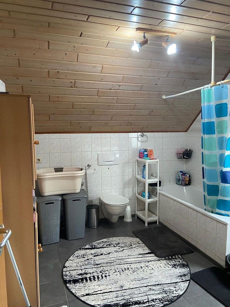 Pronájem bytu 4+kk 114 m², Bahnhofstraße 129, Vaihingen an der Enz, Bádensko-Württembersko Pronájem bytu 4+kk 114 m², Bahnhofstraße 129, Vaihingen an der Enz, Bádensko-Württembersko