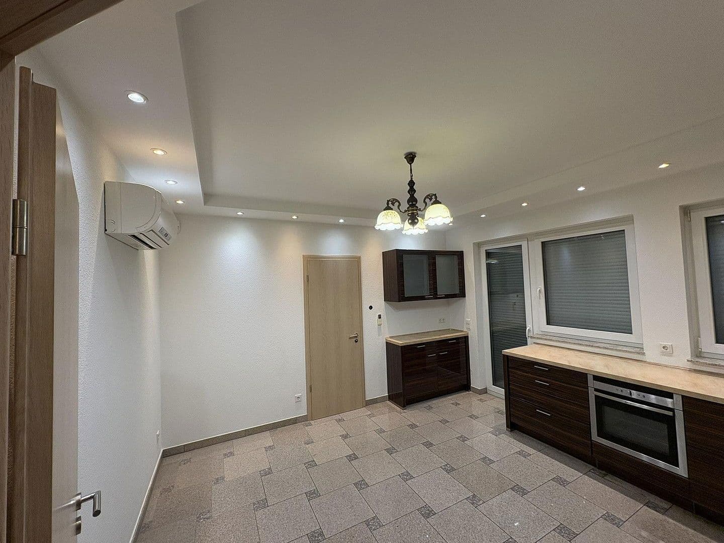 Prodej domu 116 m², pozemek 478 m², Rosengarten 27, Neuwied, Porýní-Falc Prodej domu 116 m², pozemek 478 m², Rosengarten 27, Neuwied, Porýní-Falc