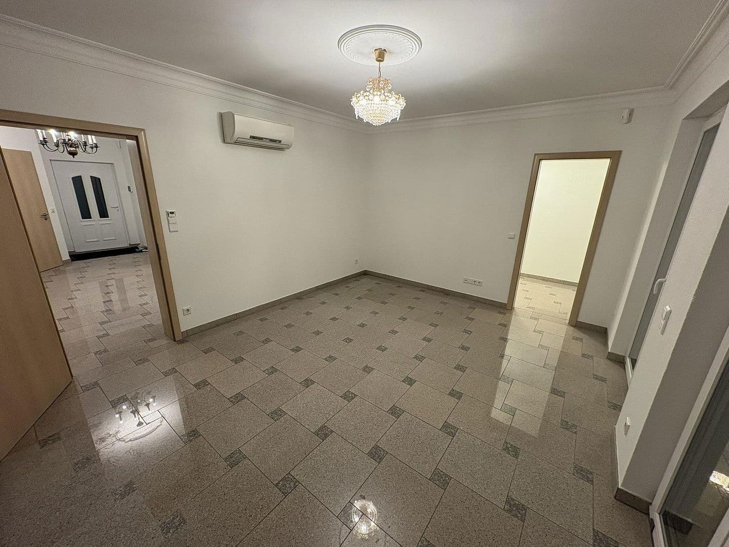 Prodej domu 116 m², pozemek 478 m², Rosengarten 27, Neuwied, Porýní-Falc Prodej domu 116 m², pozemek 478 m², Rosengarten 27, Neuwied, Porýní-Falc