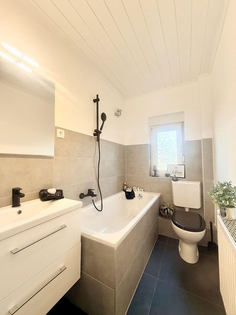 Prodej domu 97 m², pozemek 155 m², Tönisvorst, Severní Porýní-Vestfálsko Prodej domu 97 m², pozemek 155 m², Tönisvorst, Severní Porýní-Vestfálsko