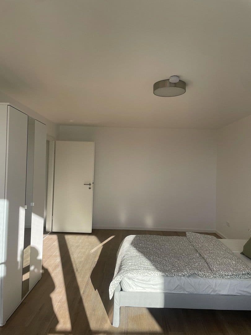 Pronájem bytu 1+1 14 m², Ratoldstraße 30, München - Allach-Untermenzing, Bavorsko Pronájem bytu 1+1 14 m², Ratoldstraße 30, München - Allach-Untermenzing, Bavorsko