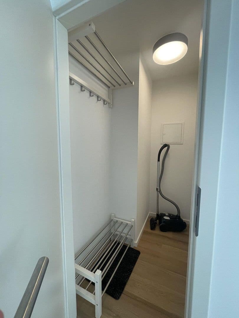 Pronájem bytu 1+1 14 m², Ratoldstraße 30, München - Allach-Untermenzing, Bavorsko Pronájem bytu 1+1 14 m², Ratoldstraße 30, München - Allach-Untermenzing, Bavorsko