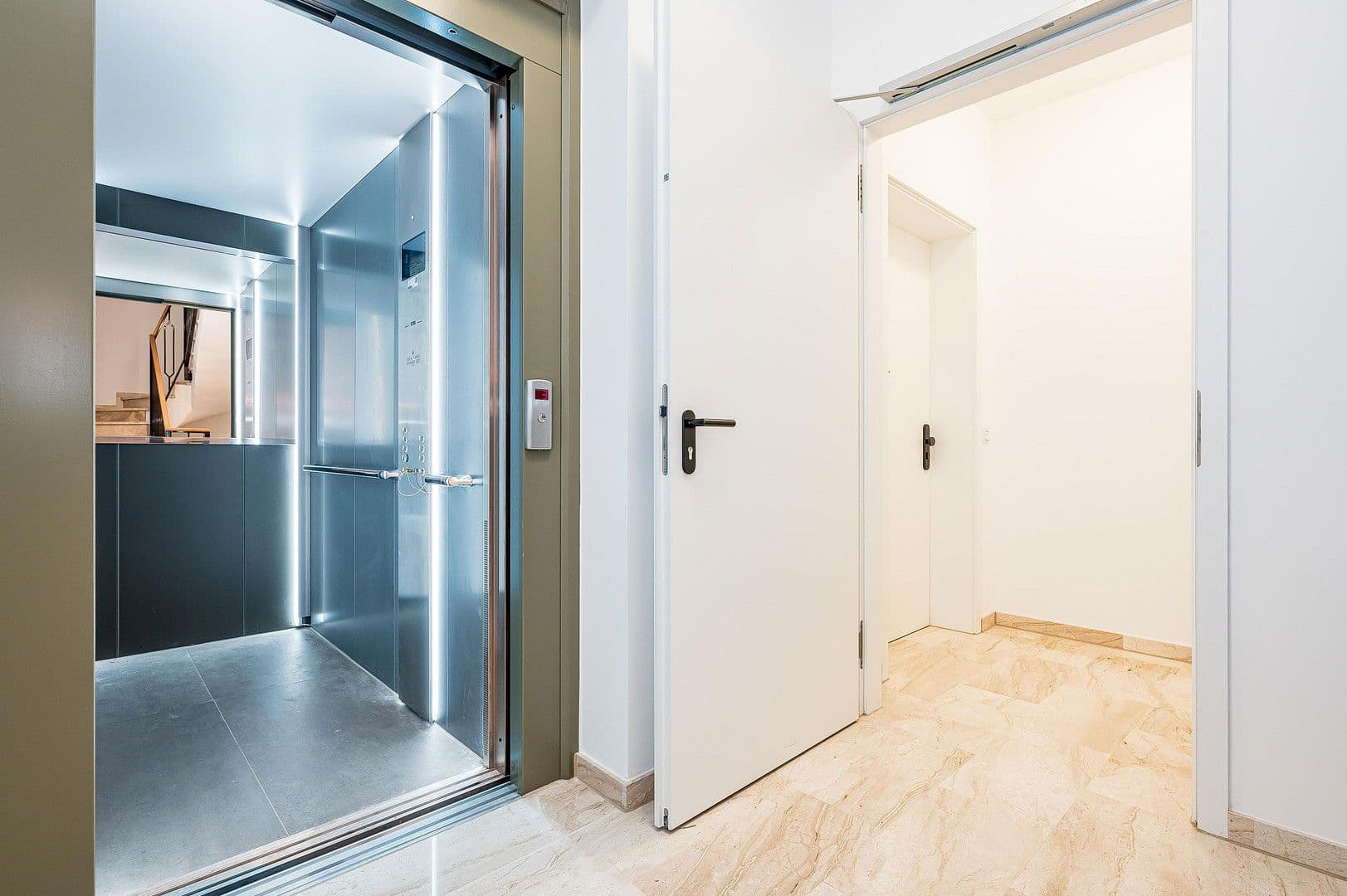 Prodej bytu 2+1 78 m², Berlin, Berlín Prodej bytu 2+1 78 m², Berlin, Berlín