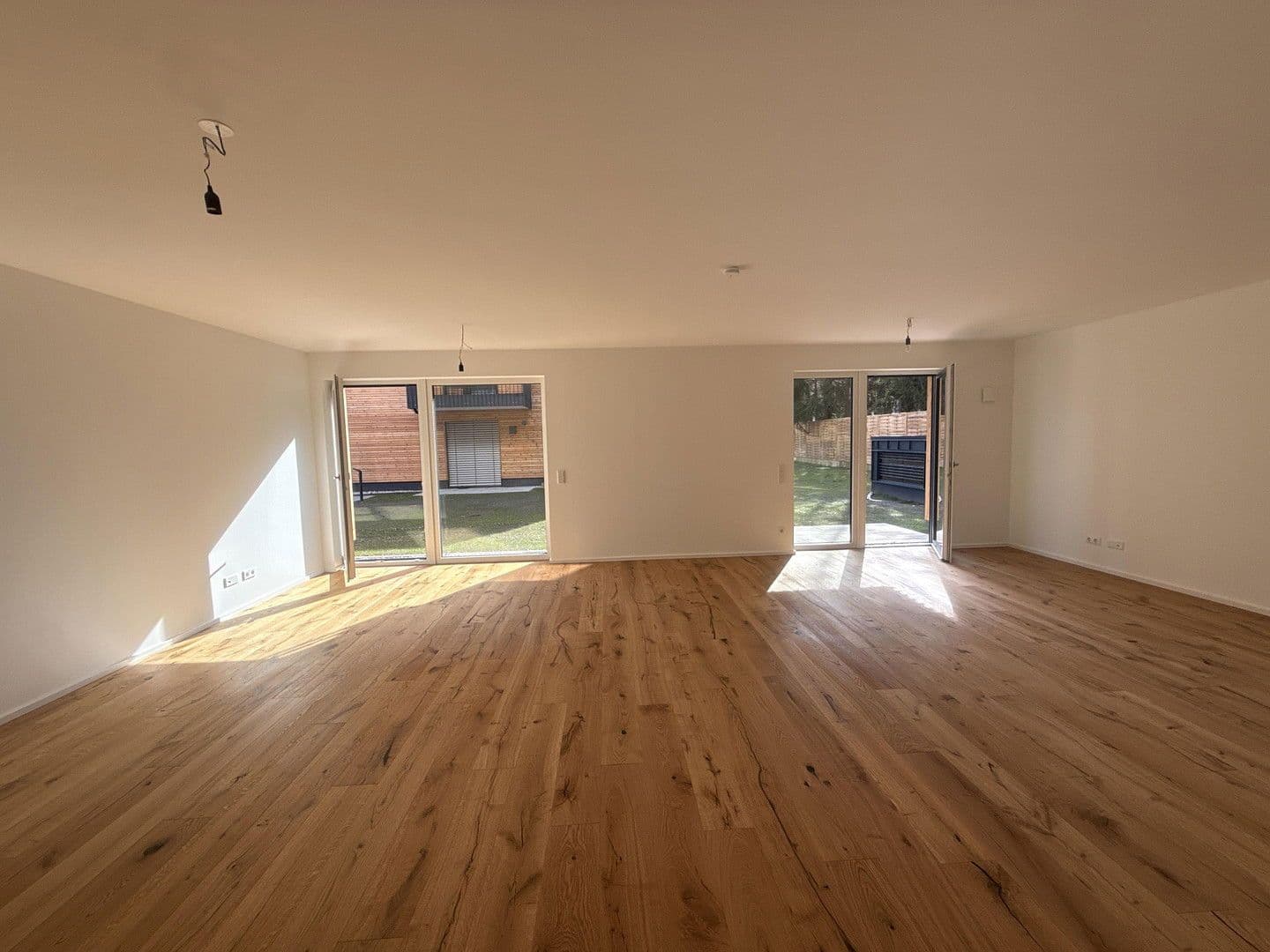 Pronájem bytu 4+1 117 m², Grünlandstr. 3, Karlsfeld, Bavorsko Pronájem bytu 4+1 117 m², Grünlandstr. 3, Karlsfeld, Bavorsko