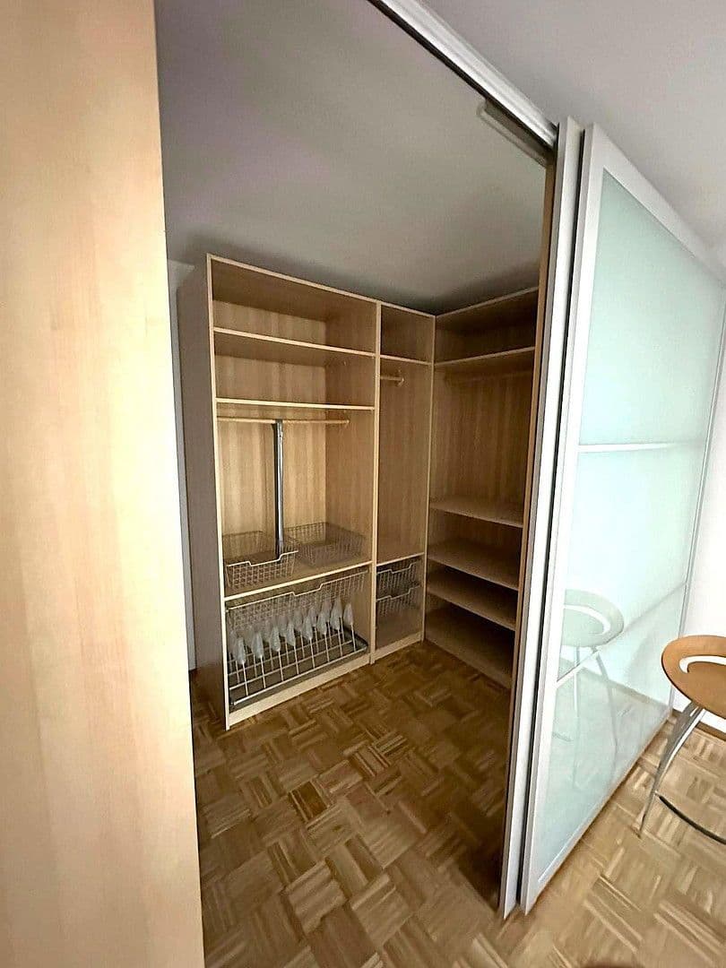 Pronájem bytu 4+1 117 m², Desingweg 0, München, Bavorsko Pronájem bytu 4+1 117 m², Desingweg 0, München, Bavorsko