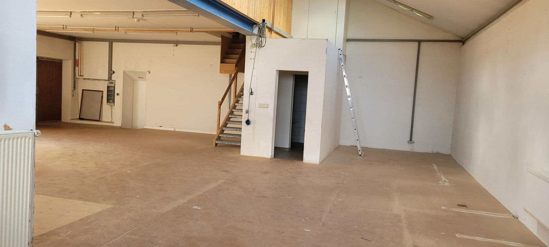 Prodej domu 140 m², pozemek 2.097 m², Unterdietfurt, Bavorsko Prodej domu 140 m², pozemek 2.097 m², Unterdietfurt, Bavorsko