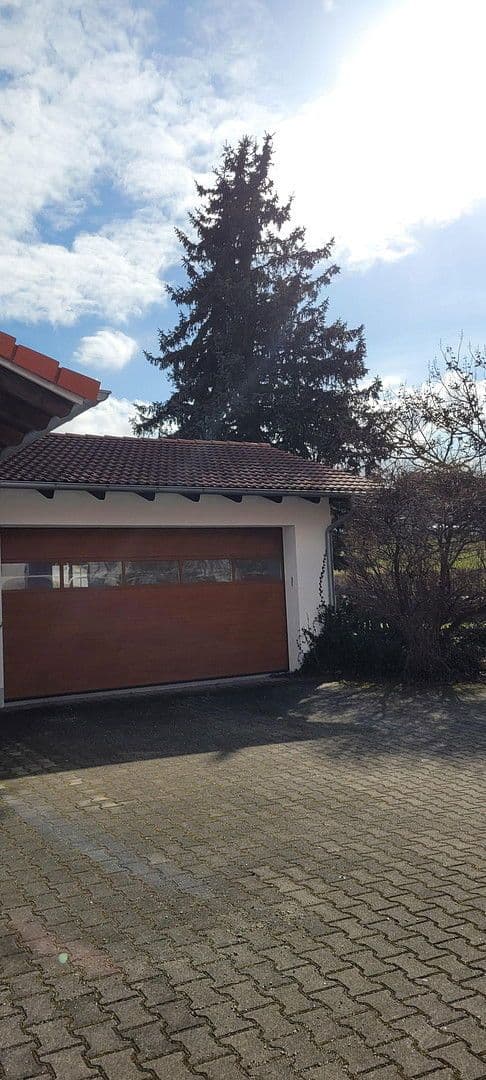 Prodej domu 140 m², pozemek 2.097 m², Unterdietfurt, Bavorsko Prodej domu 140 m², pozemek 2.097 m², Unterdietfurt, Bavorsko