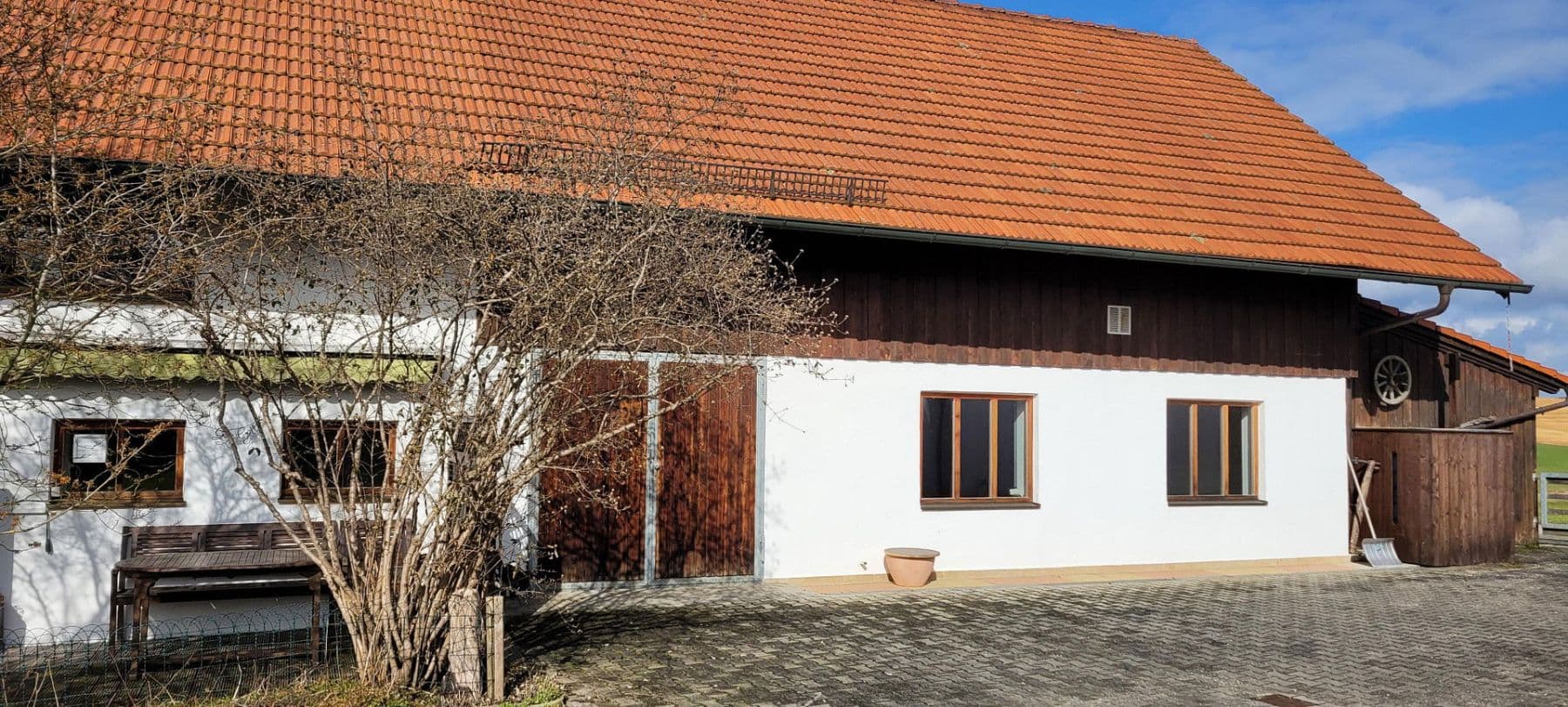 Prodej domu 140 m², pozemek 2.097 m², Unterdietfurt, Bavorsko Prodej domu 140 m², pozemek 2.097 m², Unterdietfurt, Bavorsko