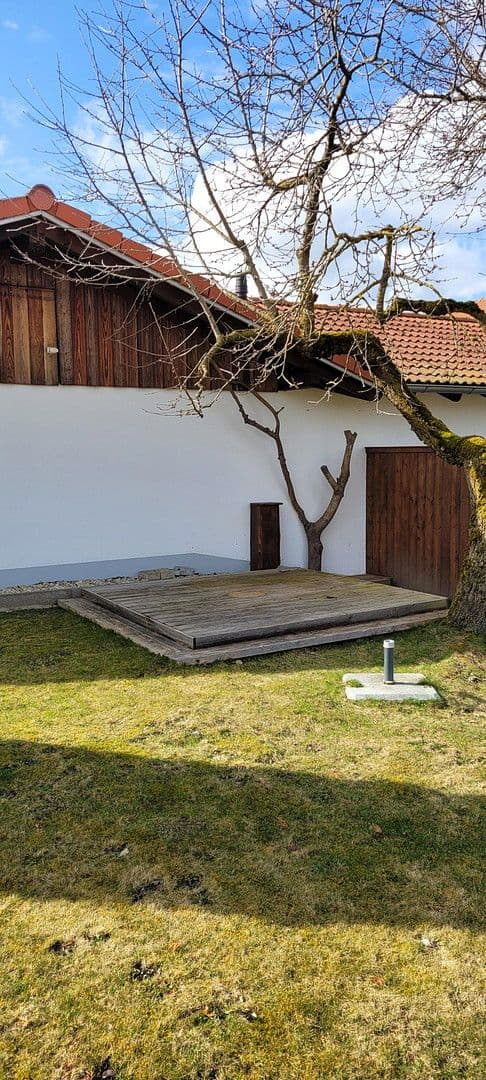 Prodej domu 140 m², pozemek 2.097 m², Unterdietfurt, Bavorsko Prodej domu 140 m², pozemek 2.097 m², Unterdietfurt, Bavorsko