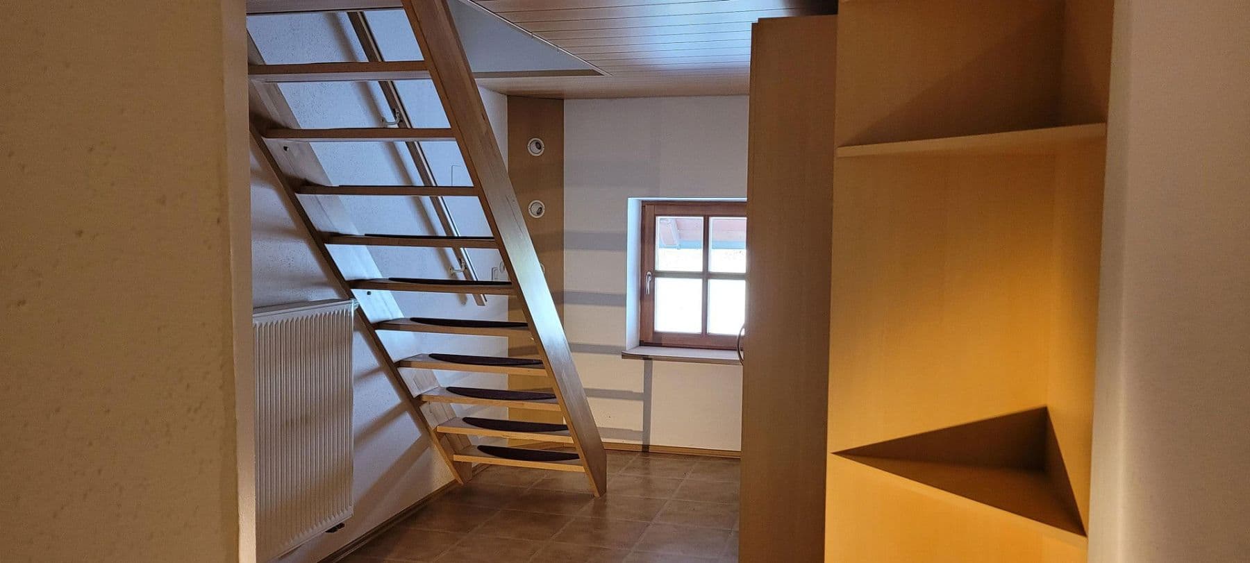 Prodej domu 140 m², pozemek 2.097 m², Unterdietfurt, Bavorsko Prodej domu 140 m², pozemek 2.097 m², Unterdietfurt, Bavorsko