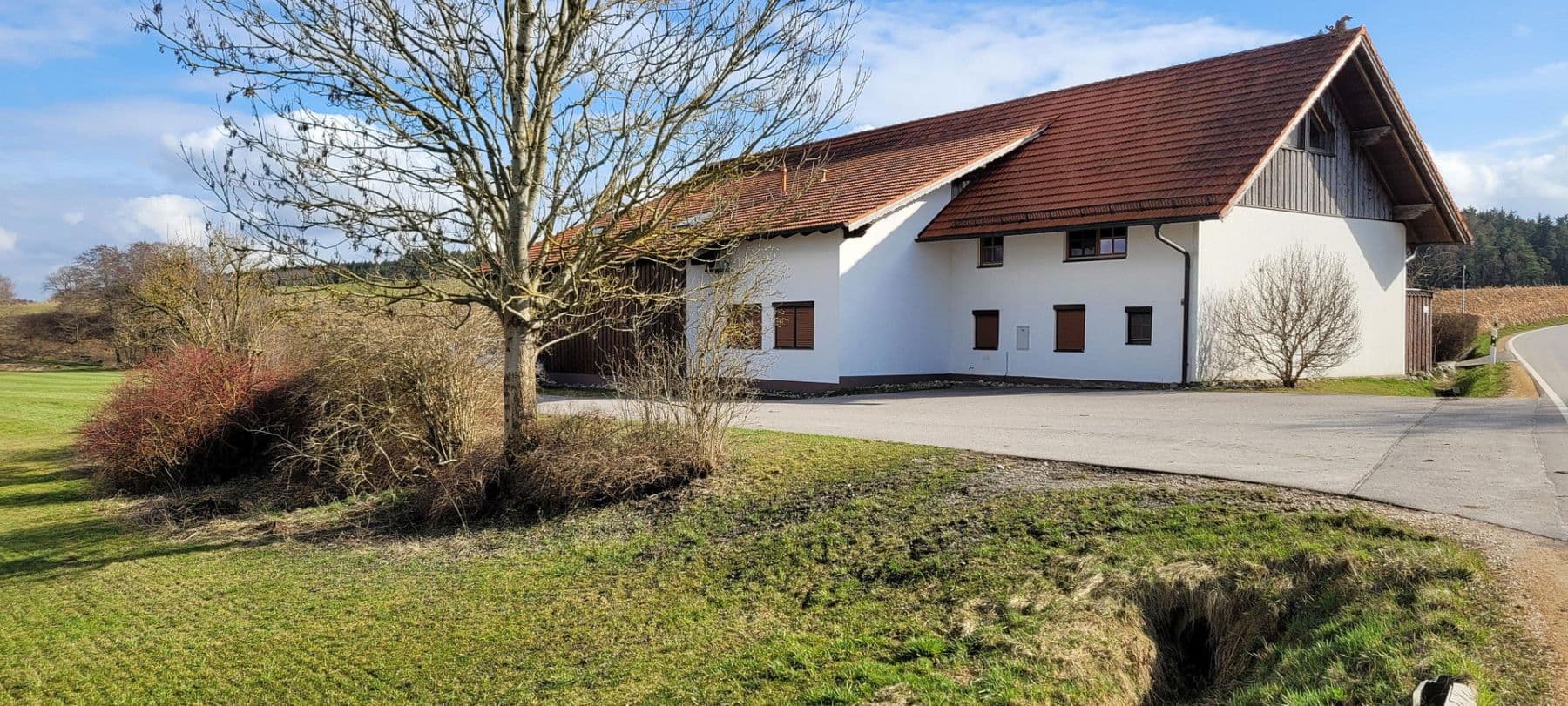 Prodej domu 140 m², pozemek 2.097 m², Unterdietfurt, Bavorsko Prodej domu 140 m², pozemek 2.097 m², Unterdietfurt, Bavorsko
