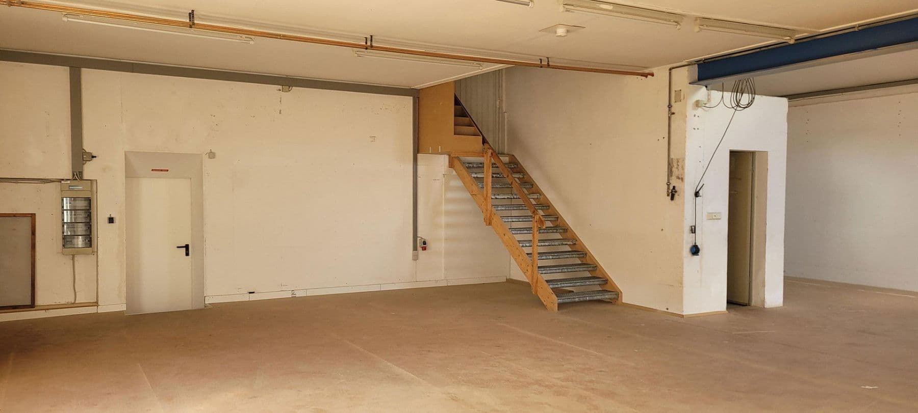 Prodej domu 140 m², pozemek 2.097 m², Unterdietfurt, Bavorsko Prodej domu 140 m², pozemek 2.097 m², Unterdietfurt, Bavorsko