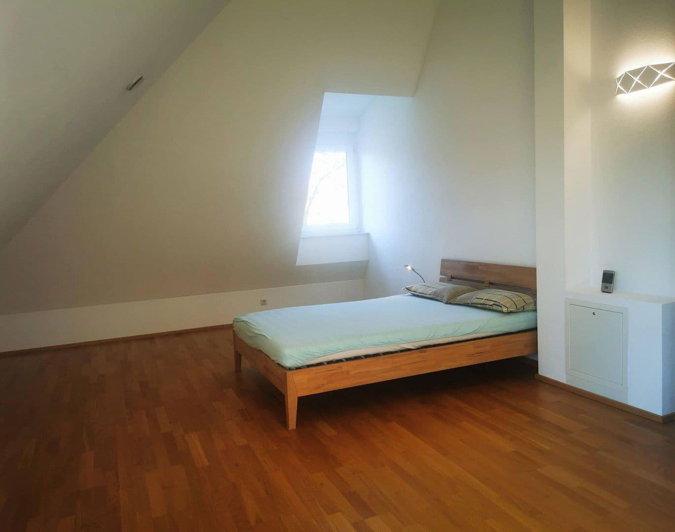Prodej domu 210 m², pozemek 249 m², Oberschleißheim bei München, Bavorsko Prodej domu 210 m², pozemek 249 m², Oberschleißheim bei München, Bavorsko