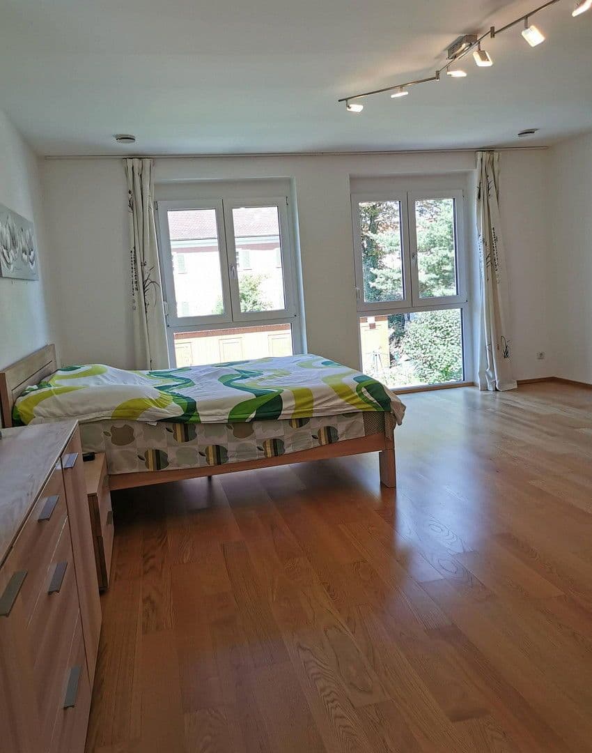 Prodej domu 210 m², pozemek 249 m², Oberschleißheim bei München, Bavorsko Prodej domu 210 m², pozemek 249 m², Oberschleißheim bei München, Bavorsko