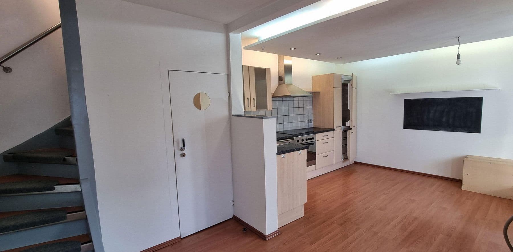 Prodej domu 75 m², pozemek 68 m², Basler Straße 100, Lörrach, Bádensko-Württembersko Prodej domu 75 m², pozemek 68 m², Basler Straße 100, Lörrach, Bádensko-Württembersko