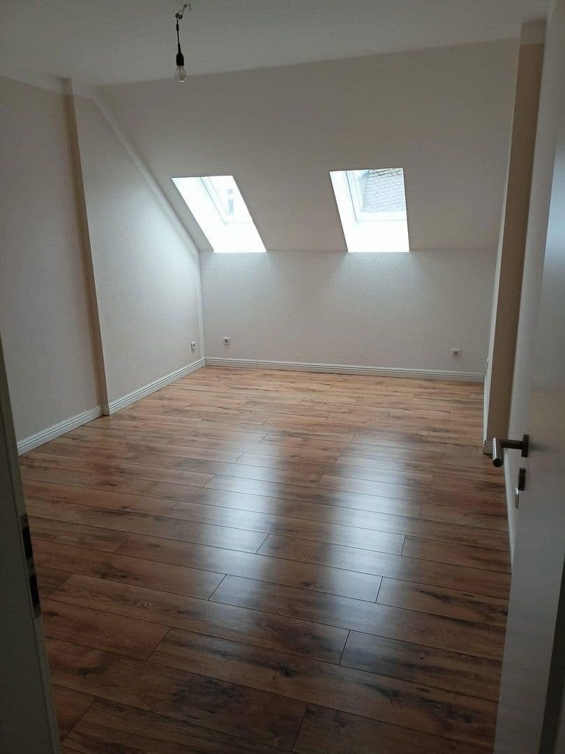 Prodej bytu 5+1 165 m², Bernhardstr. 129, Chemnitz, Sasko Prodej bytu 5+1 165 m², Bernhardstr. 129, Chemnitz, Sasko