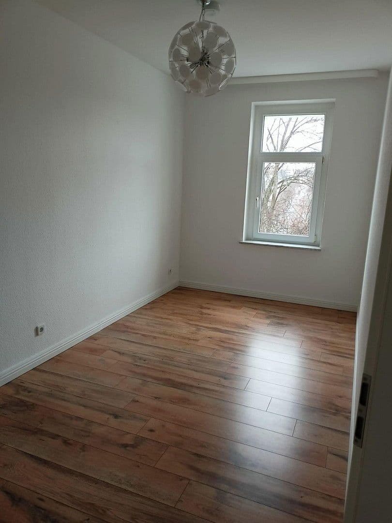 Prodej bytu 5+1 165 m², Bernhardstr. 129, Chemnitz, Sasko Prodej bytu 5+1 165 m², Bernhardstr. 129, Chemnitz, Sasko