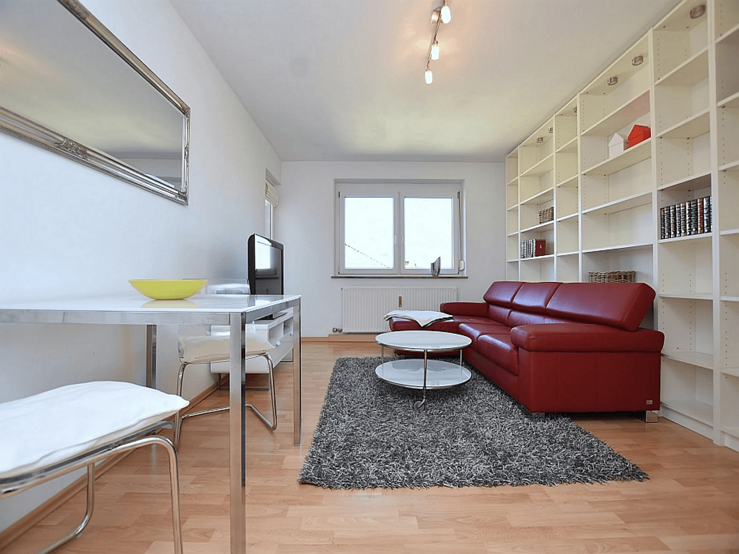Pronájem bytu 2+1 54 m², Stuttgart, Bádensko-Württembersko Pronájem bytu 2+1 54 m², Stuttgart, Bádensko-Württembersko