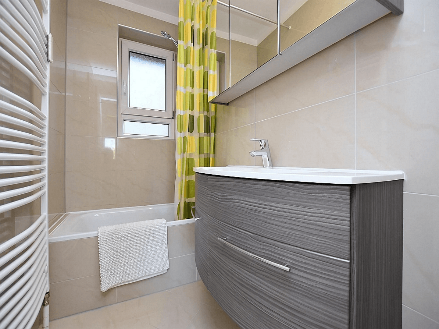 Pronájem bytu 2+1 54 m², Stuttgart, Bádensko-Württembersko Pronájem bytu 2+1 54 m², Stuttgart, Bádensko-Württembersko