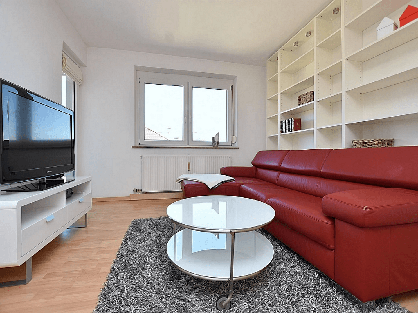 Pronájem bytu 2+1 54 m², Stuttgart, Bádensko-Württembersko Pronájem bytu 2+1 54 m², Stuttgart, Bádensko-Württembersko