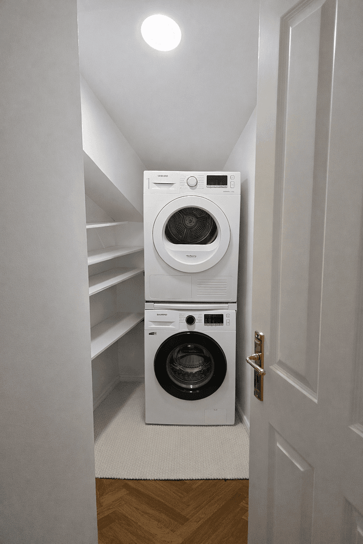 Pronájem bytu 4+1 122 m², Berlin, Berlín Pronájem bytu 4+1 122 m², Berlin, Berlín