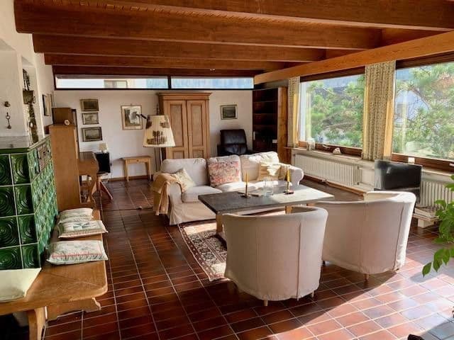 Prodej domu 190 m², pozemek 1.374 m², Reutlingen, Bádensko-Württembersko Prodej domu 190 m², pozemek 1.374 m², Reutlingen, Bádensko-Württembersko