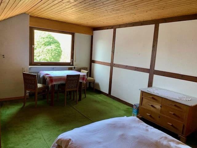 Prodej domu 190 m², pozemek 1.374 m², Reutlingen, Bádensko-Württembersko Prodej domu 190 m², pozemek 1.374 m², Reutlingen, Bádensko-Württembersko