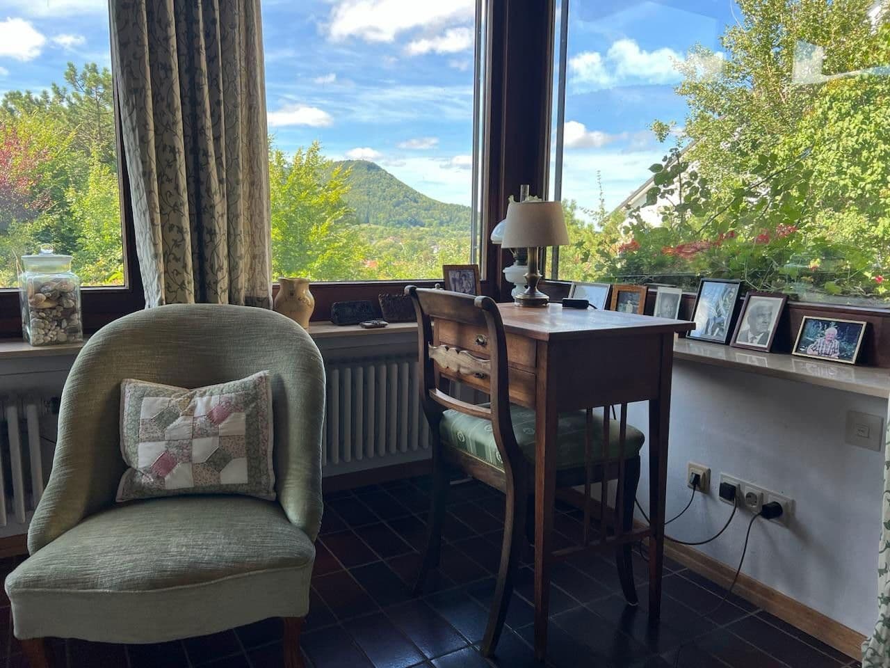 Prodej domu 190 m², pozemek 1.374 m², Reutlingen, Bádensko-Württembersko Prodej domu 190 m², pozemek 1.374 m², Reutlingen, Bádensko-Württembersko