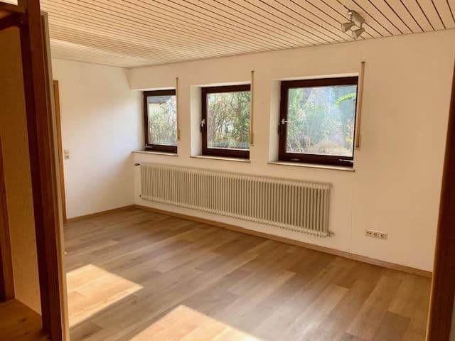 Prodej domu 190 m², pozemek 1.374 m², Reutlingen, Bádensko-Württembersko Prodej domu 190 m², pozemek 1.374 m², Reutlingen, Bádensko-Württembersko