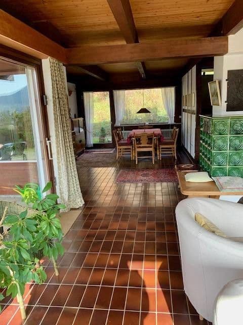 Prodej domu 190 m², pozemek 1.374 m², Reutlingen, Bádensko-Württembersko Prodej domu 190 m², pozemek 1.374 m², Reutlingen, Bádensko-Württembersko