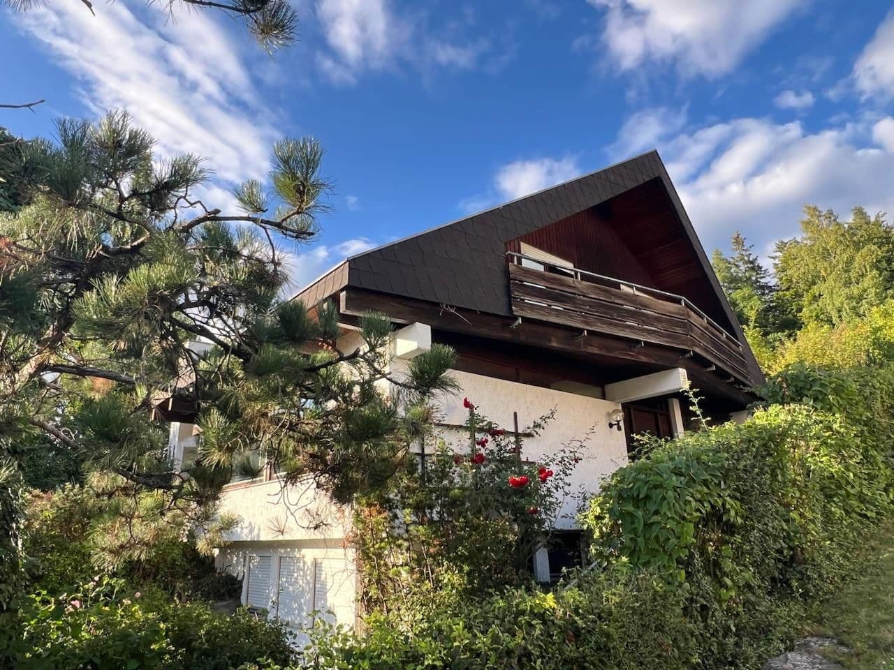 Prodej domu 190 m², pozemek 1.374 m², Reutlingen, Bádensko-Württembersko Prodej domu 190 m², pozemek 1.374 m², Reutlingen, Bádensko-Württembersko