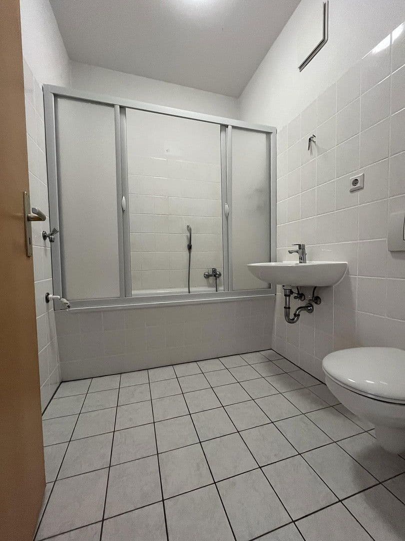 Pronájem bytu 5+1 110 m², Voigtstraße 32, Chemnitz, Sasko Pronájem bytu 5+1 110 m², Voigtstraße 32, Chemnitz, Sasko