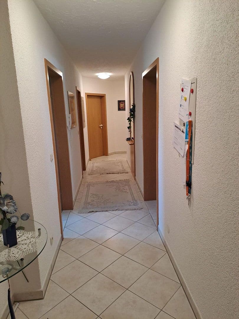 Pronájem bytu 4+1 90 m², Adelsdorf, Bavorsko Pronájem bytu 4+1 90 m², Adelsdorf, Bavorsko