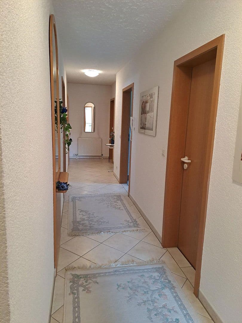 Pronájem bytu 4+1 90 m², Adelsdorf, Bavorsko Pronájem bytu 4+1 90 m², Adelsdorf, Bavorsko