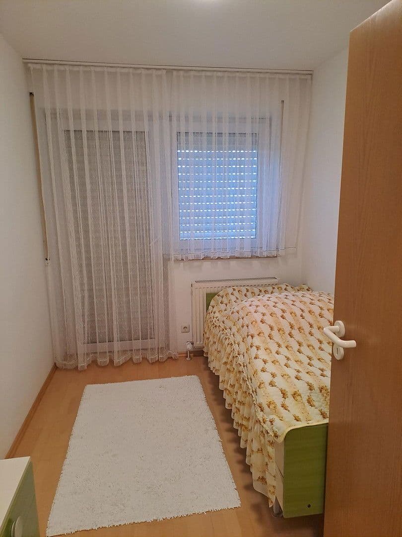 Pronájem bytu 4+1 90 m², Adelsdorf, Bavorsko Pronájem bytu 4+1 90 m², Adelsdorf, Bavorsko