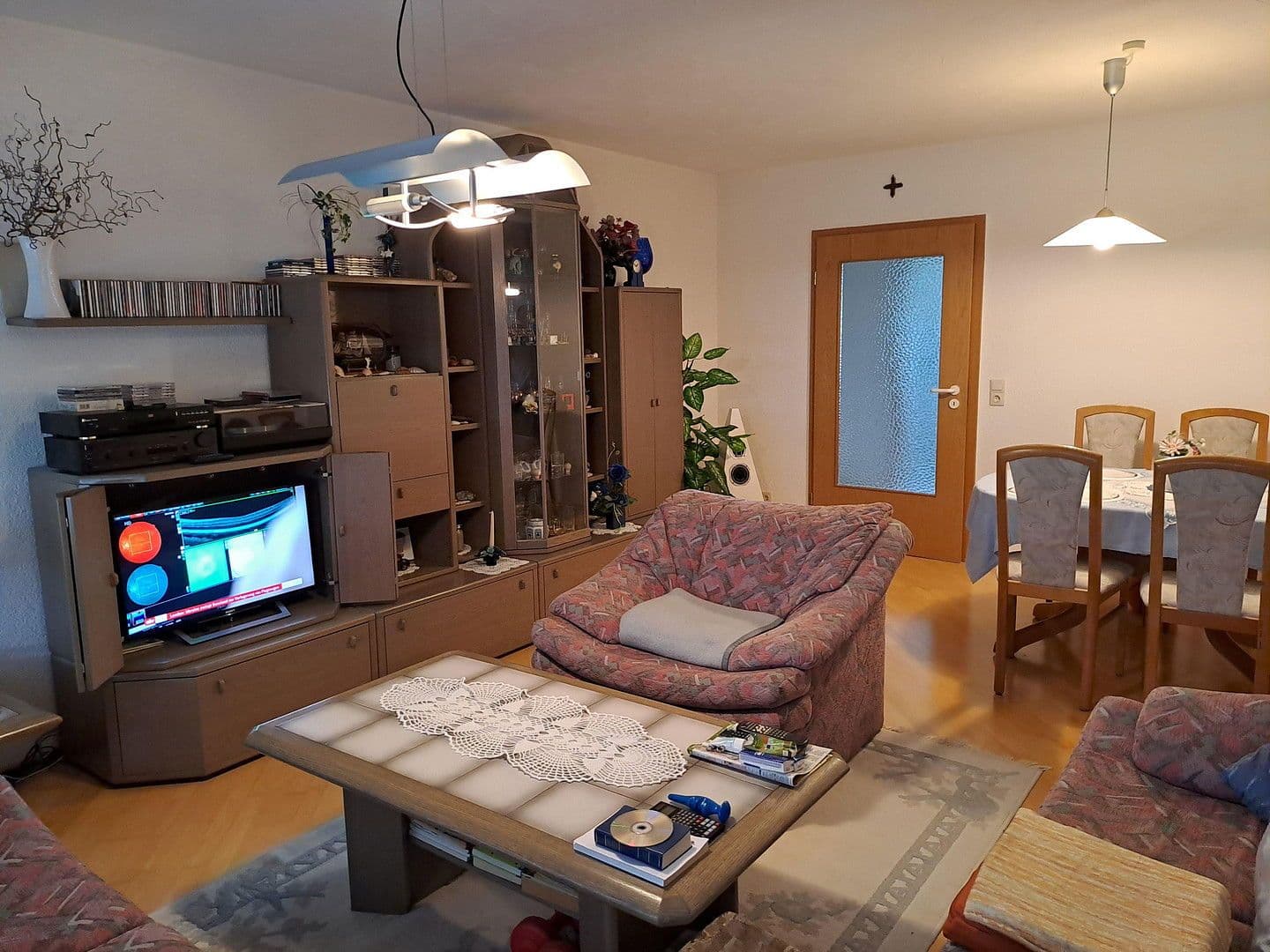 Pronájem bytu 4+1 90 m², Adelsdorf, Bavorsko Pronájem bytu 4+1 90 m², Adelsdorf, Bavorsko