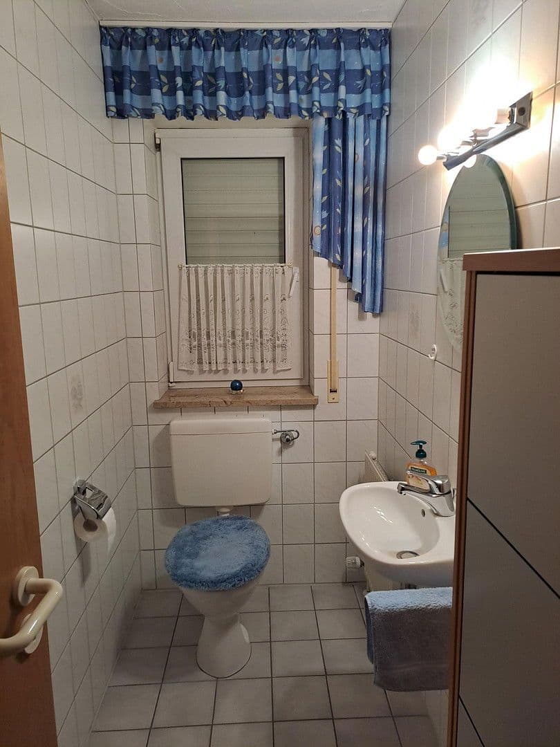 Pronájem bytu 4+1 90 m², Adelsdorf, Bavorsko Pronájem bytu 4+1 90 m², Adelsdorf, Bavorsko