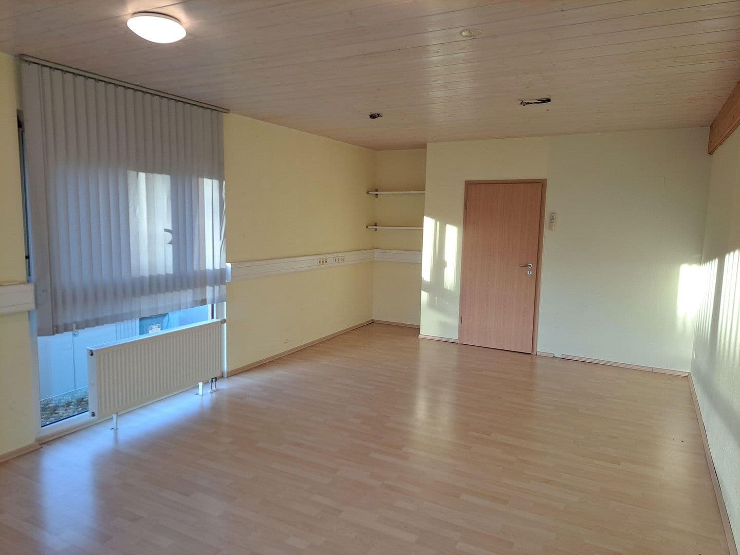 Pronájem kanceláře 120 m², Wagnerstr. 25, Durmersheim, Bádensko-Württembersko Pronájem kanceláře 120 m², Wagnerstr. 25, Durmersheim, Bádensko-Württembersko