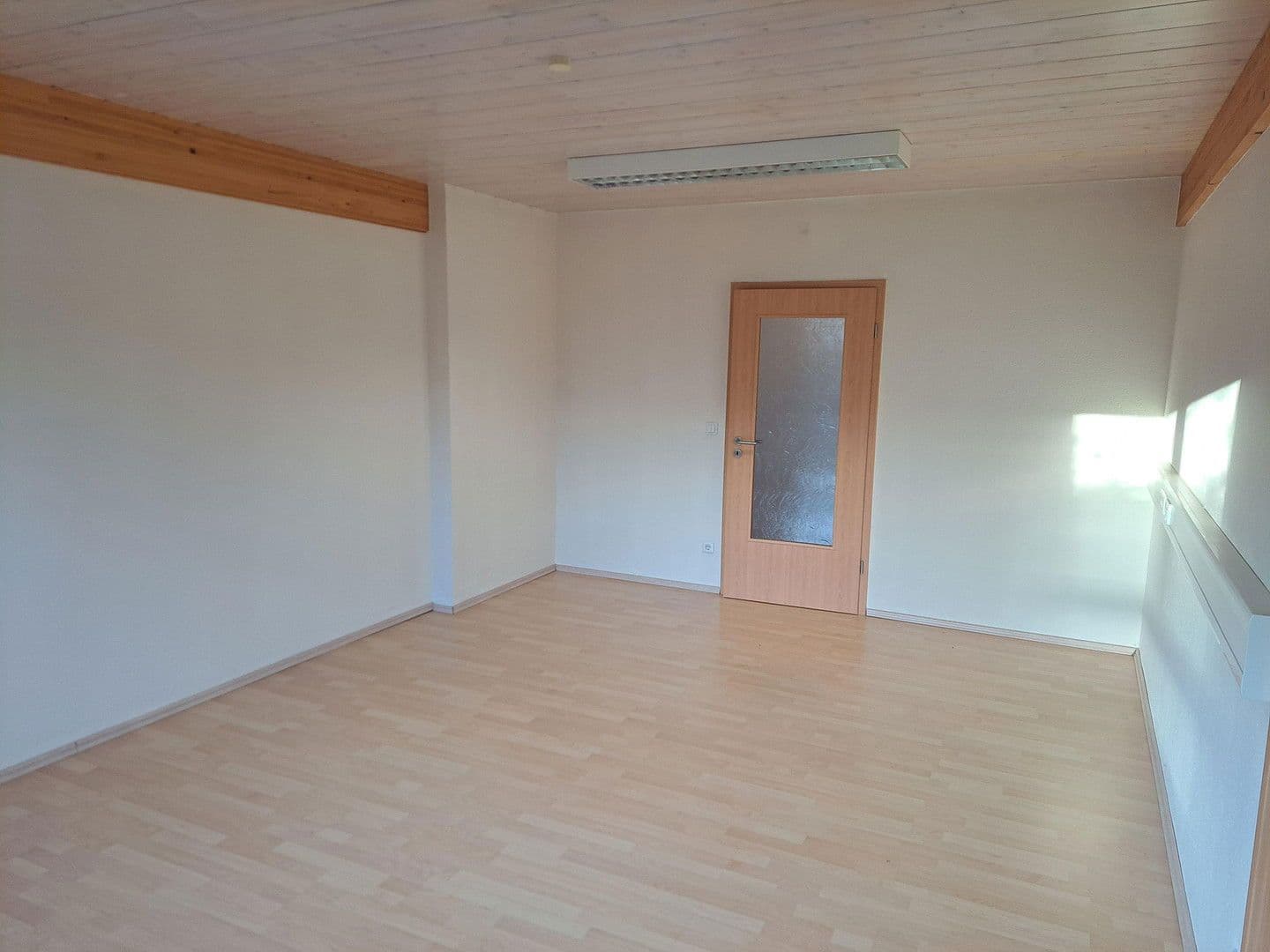 Pronájem kanceláře 120 m², Wagnerstr. 25, Durmersheim, Bádensko-Württembersko Pronájem kanceláře 120 m², Wagnerstr. 25, Durmersheim, Bádensko-Württembersko