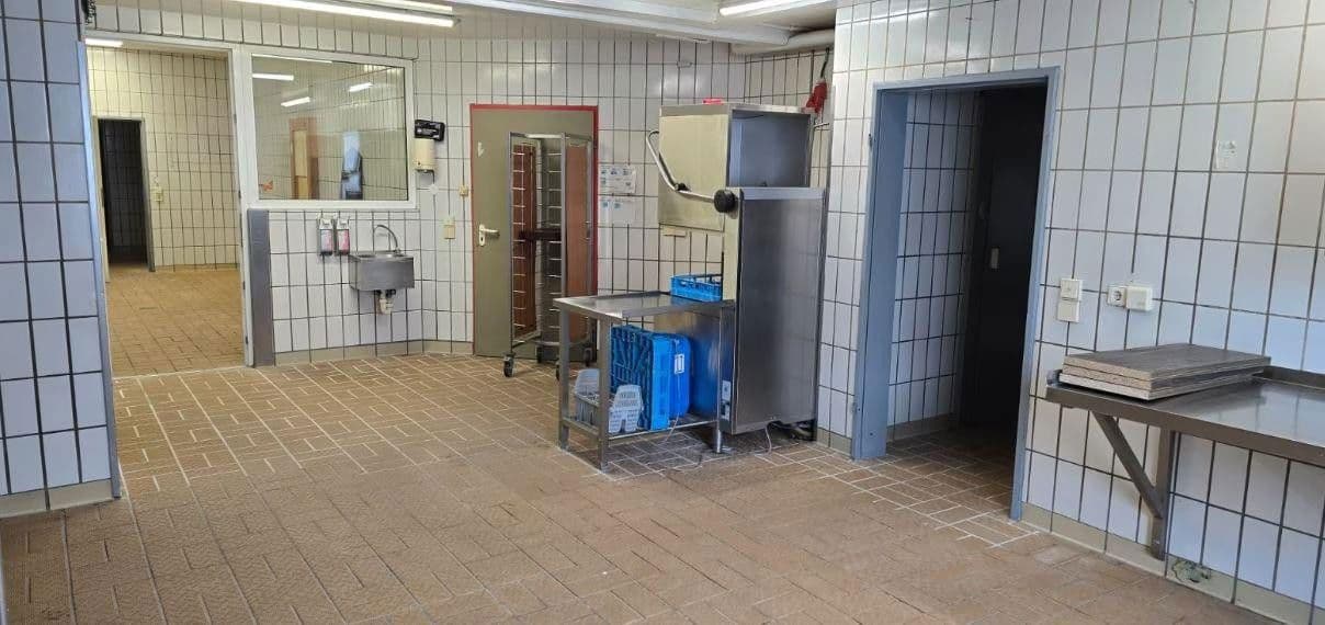 Pronájem nebytového prostoru 300 m², Baden-Baden, Bádensko-Württembersko Pronájem nebytového prostoru 300 m², Baden-Baden, Bádensko-Württembersko