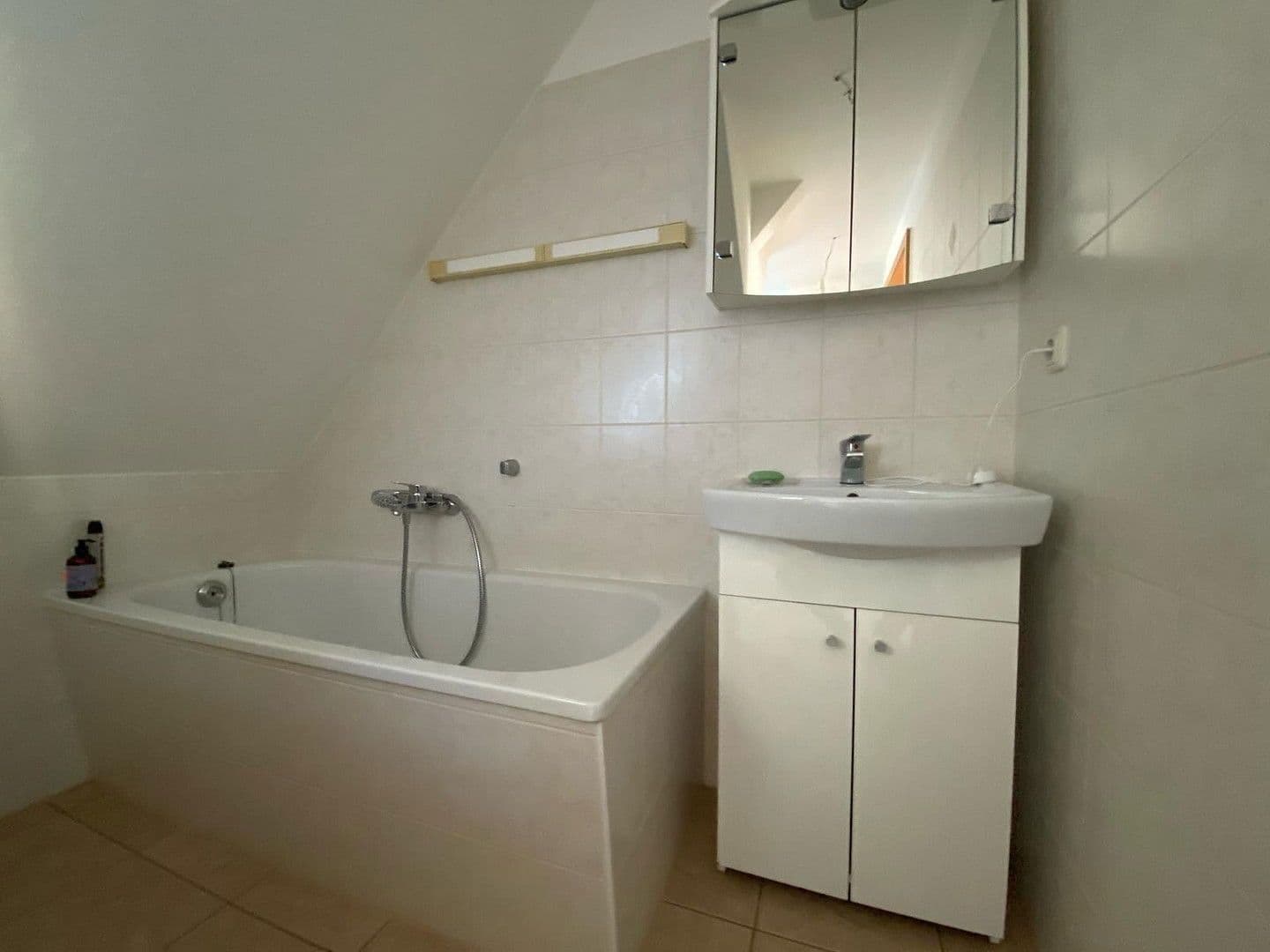 Pronájem bytu 3+1 46 m², Friedensstraße 19, Elsteraue, Sasko-Anhaltsko Pronájem bytu 3+1 46 m², Friedensstraße 19, Elsteraue, Sasko-Anhaltsko