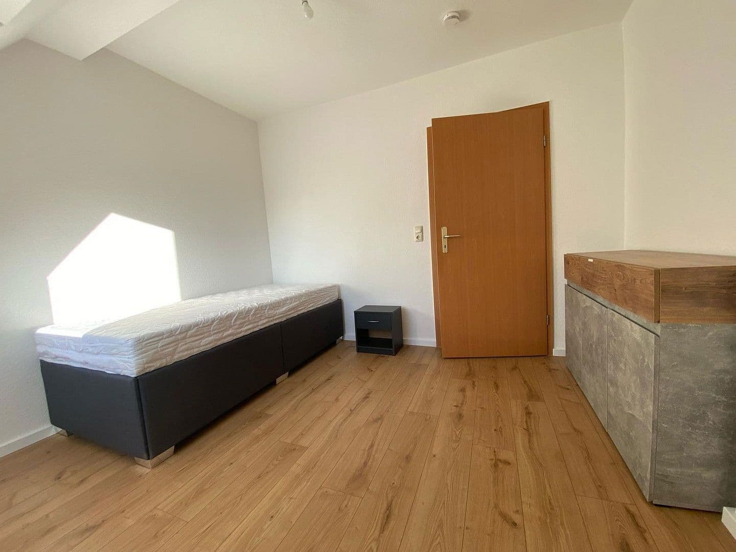 Pronájem bytu 3+1 46 m², Friedensstraße 19, Elsteraue, Sasko-Anhaltsko Pronájem bytu 3+1 46 m², Friedensstraße 19, Elsteraue, Sasko-Anhaltsko