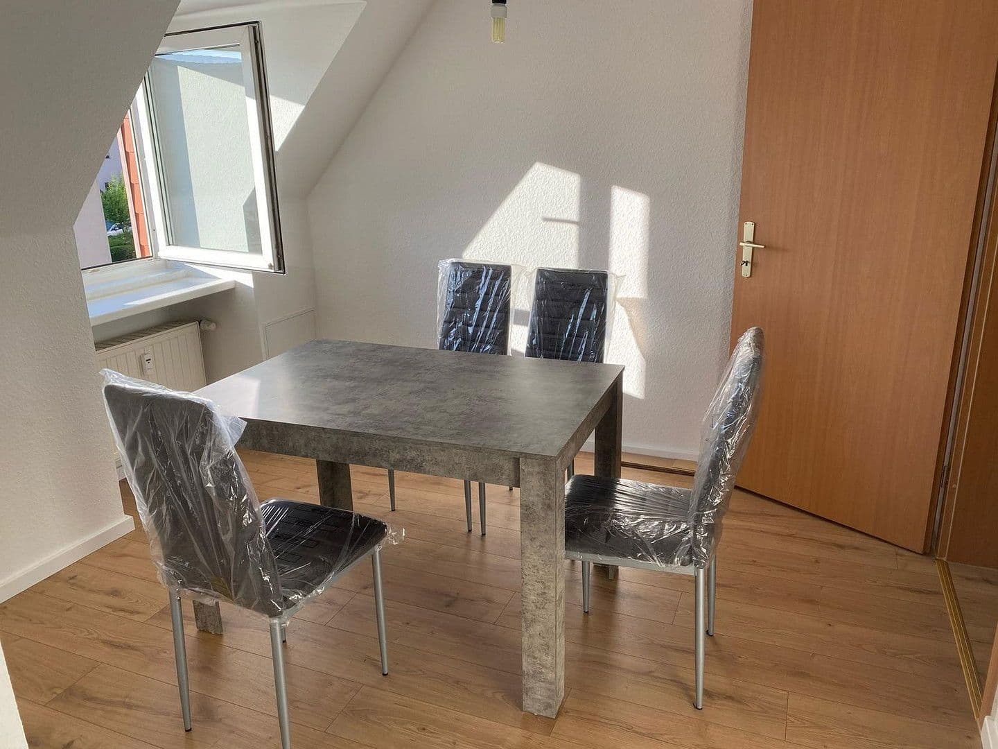 Pronájem bytu 3+1 46 m², Friedensstraße 19, Elsteraue, Sasko-Anhaltsko Pronájem bytu 3+1 46 m², Friedensstraße 19, Elsteraue, Sasko-Anhaltsko