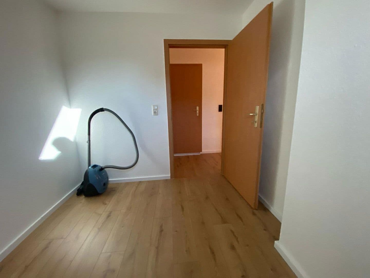 Pronájem bytu 3+1 46 m², Friedensstraße 19, Elsteraue, Sasko-Anhaltsko Pronájem bytu 3+1 46 m², Friedensstraße 19, Elsteraue, Sasko-Anhaltsko